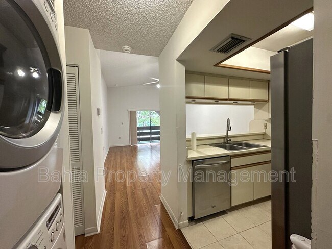 Building Photo - 8999 SW 123rd Ct