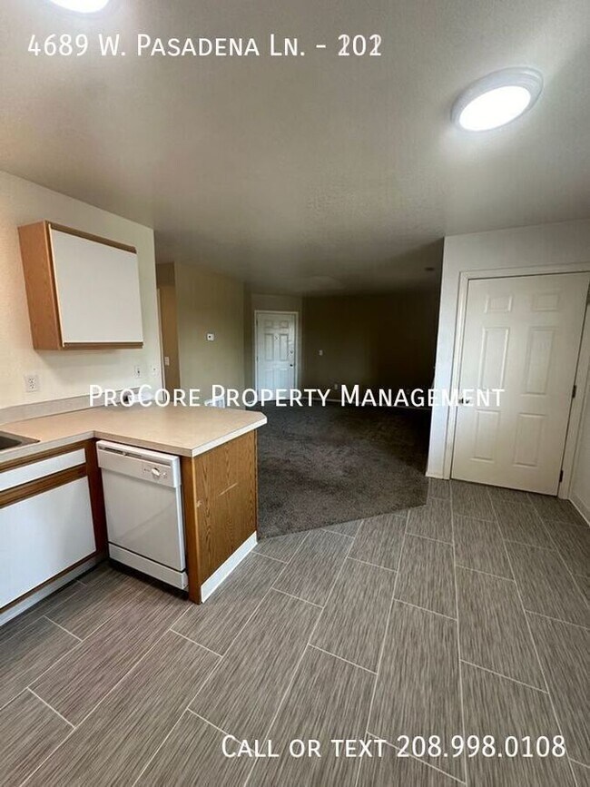 Building Photo - 2 Bedrooms, 2 Baths Ground Floor Unit in D...