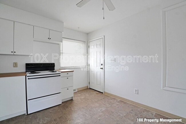 Building Photo - 92 Cherrington Rd