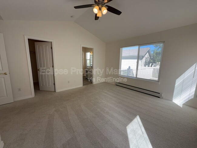 Building Photo - 714 E Harbor Cir