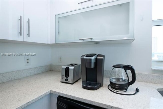 Building Photo - 234 NE 3rd St