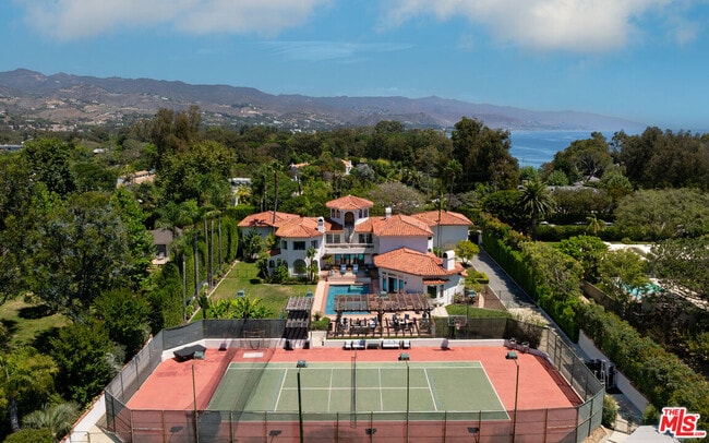 Primary Photo - 28820 Grayfox St