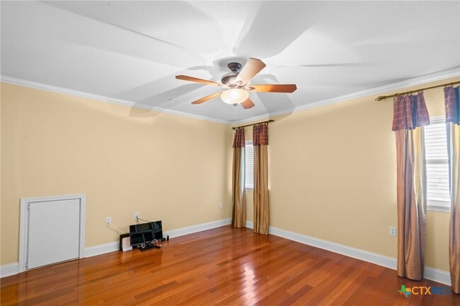 Building Photo - 130 Post Oak Cir