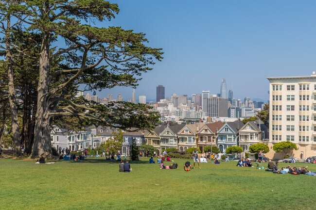 Building Photo - 988 Fulton St