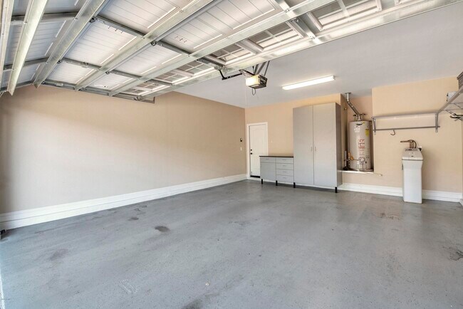 Building Photo - 1751 W Desperado Way