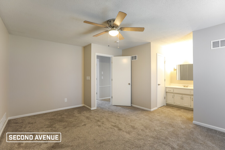 Building Photo - 10309 Century Ln