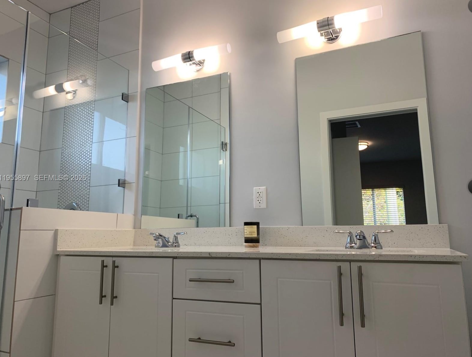 Building Photo - 803 E 28th St