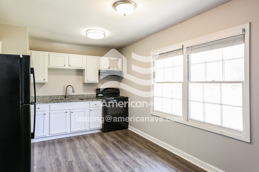 Building Photo - 4 N Kings Dr