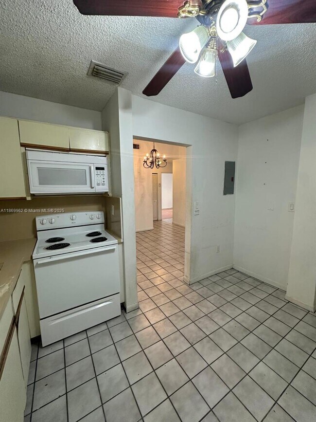 Building Photo - 7555 SW 153rd Pl