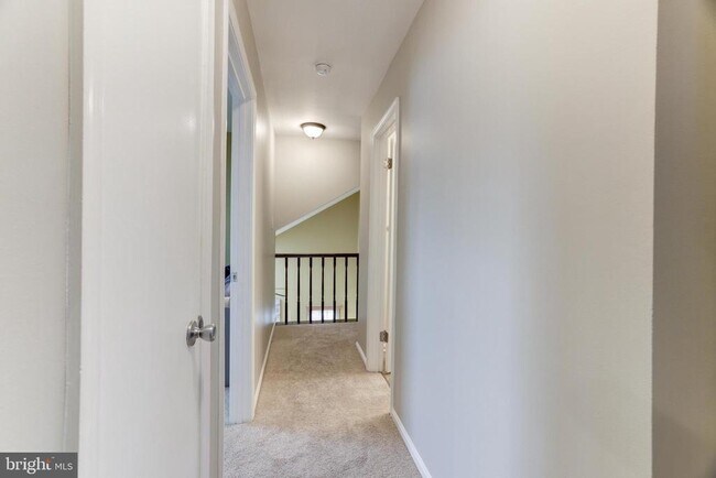 Building Photo - 22 Newland Ct