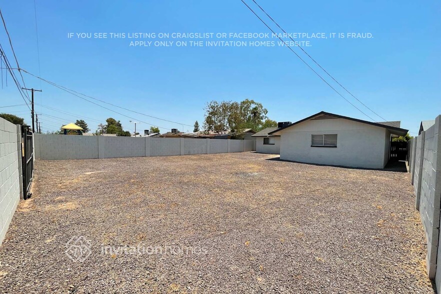 Building Photo - 856 E 9th Ave