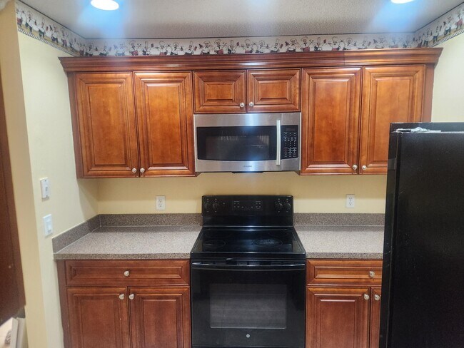 Building Photo - 5231 Pine Abbey Dr S