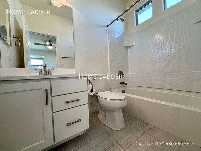 Building Photo - 3133 N Loma Vista