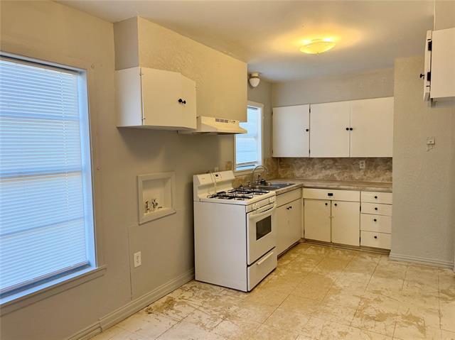 Building Photo - 5310 Laguna Dr