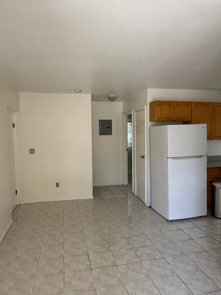 Building Photo - 1007 Puolo Dr