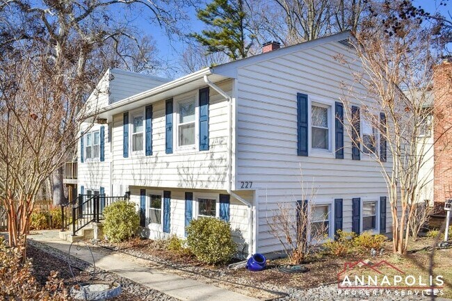Primary Photo - 227 dewey drive
