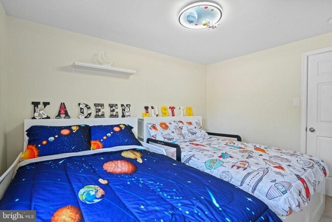 Building Photo - 2712 Advent Ct S