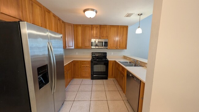 Building Photo - 3376 Sawtooth Dr