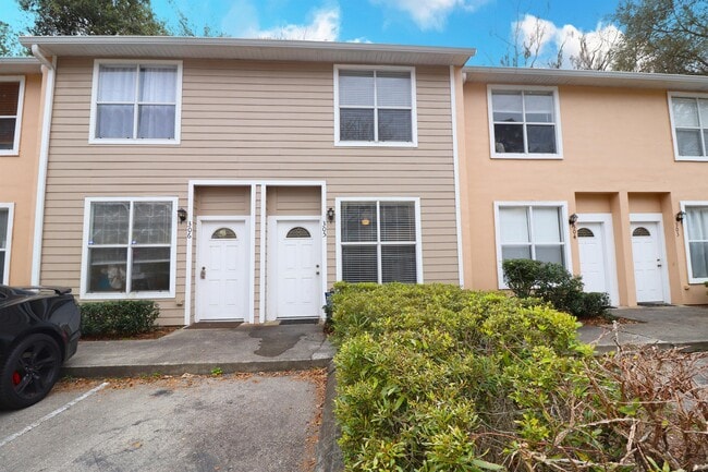 Building Photo - 4415 SW 34th St