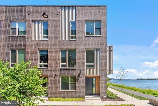 Building Photo - 3213 Birchview Walk