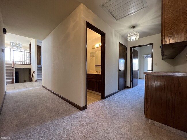 Building Photo - 4 br, 2.5 bath House - 16245 Jackson Oaks ...