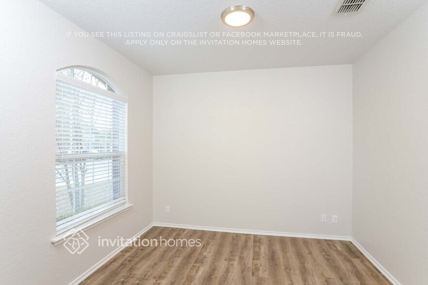 Building Photo - 527 Red Quill Nest