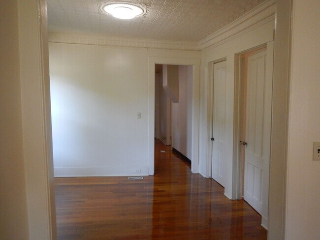 Building Photo - 558 Columbus Ave