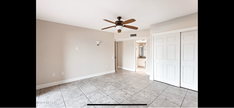 Building Photo - 1012 W Desert Hills Dr