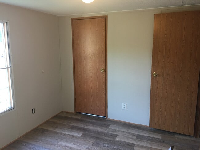 Building Photo - 476 Sharp St