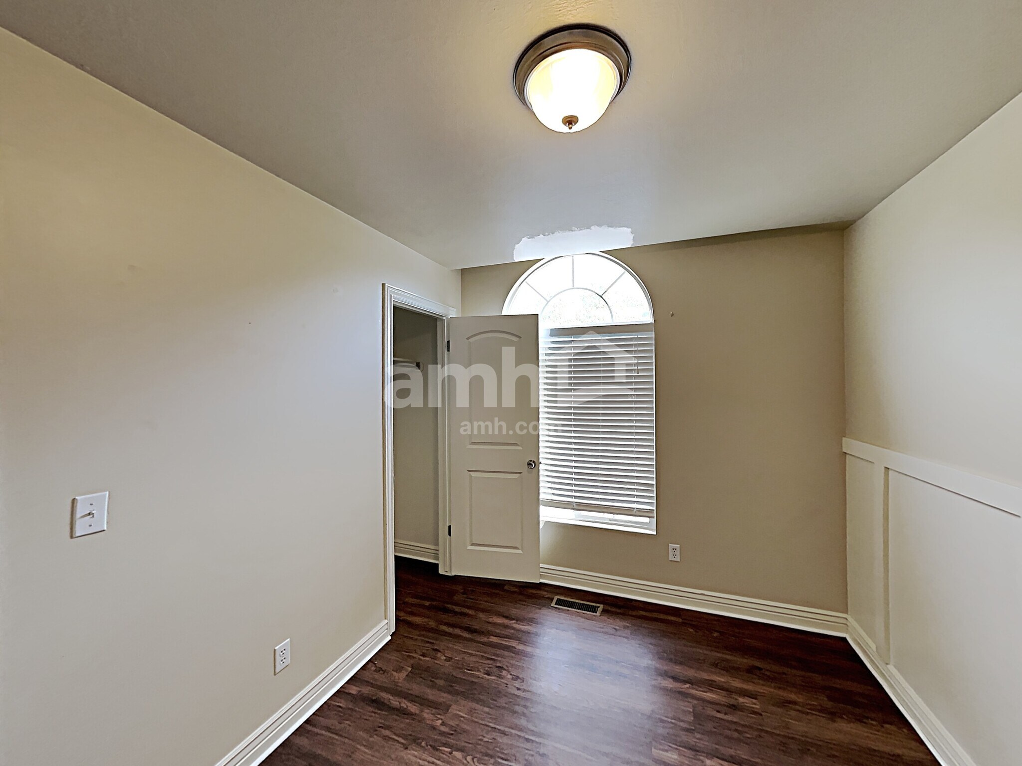 Building Photo - 521 N Quincy Ave