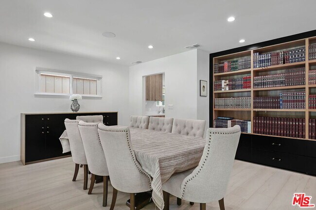 Building Photo - 12849 Tiara St