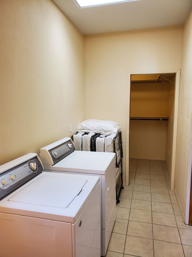 Building Photo - 25 Cenizo Cir