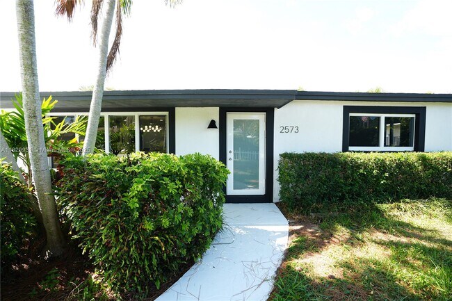 Building Photo - 2573 Conroy Dr