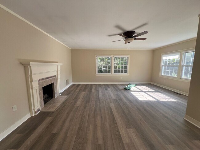 Building Photo - 3 Bedroom Home in Sevierville, Tennessee