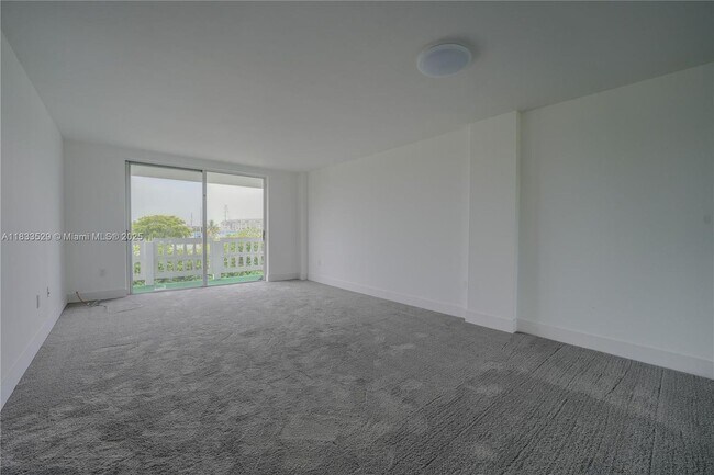 Building Photo - 15600 NW 7th Ave