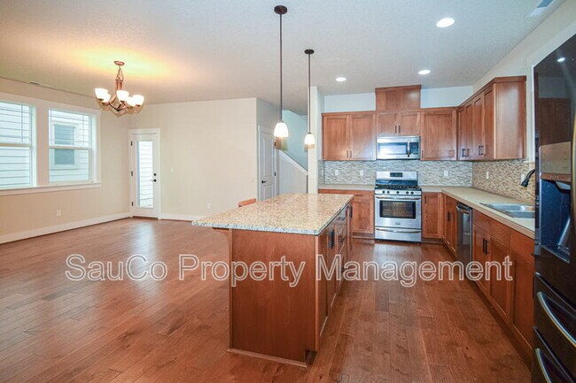 Building Photo - 14983 NW Cosmos St