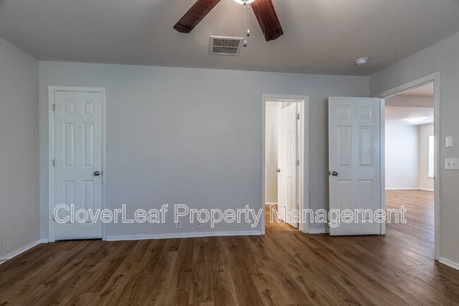 Building Photo - 802 Amber Knoll