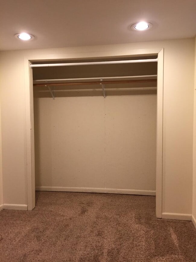 Building Photo - 1221 America Ave NW