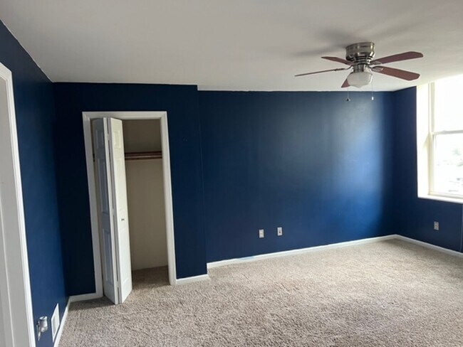 Building Photo - Spacious home 4 bedroom 2 1/2 bath Pittsburgh PA 15201
