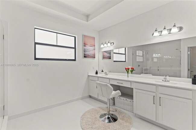 Building Photo - 14841 SW 39th Terrace