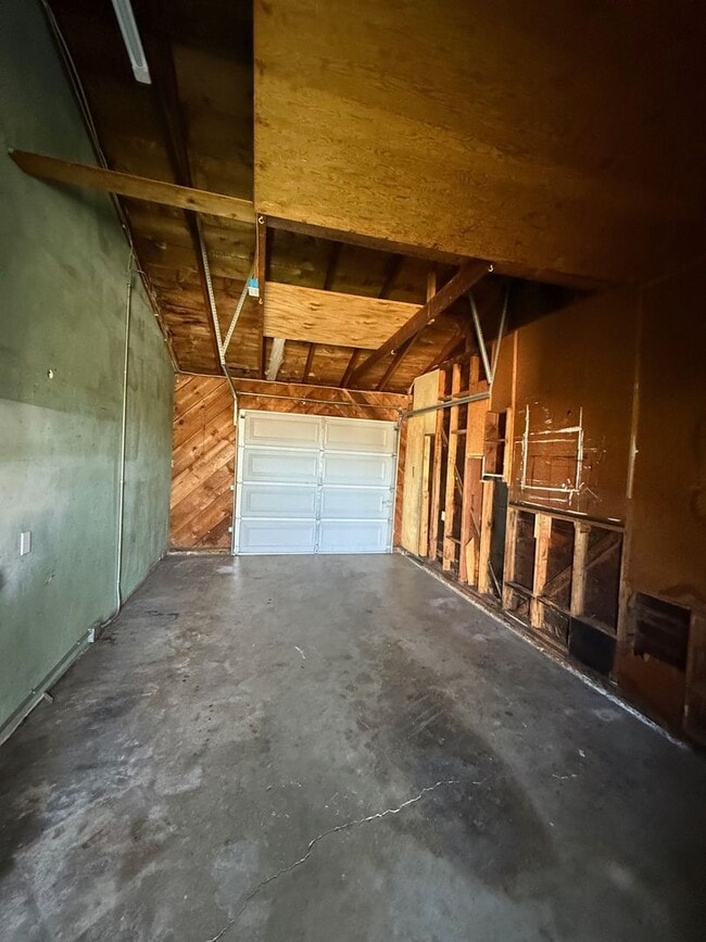 Building Photo - Beautiful 2 Bedroom 1 Bath home in well desired El Cajon neighborhood