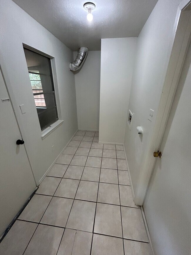 Building Photo - A hassle-free lifestyle