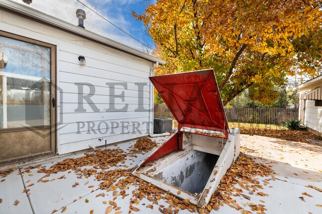 Building Photo - 4263 Cumberland St