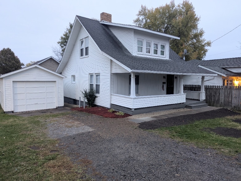 Building Photo - 1320 20th Ave