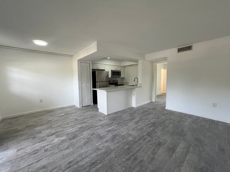 Primary Photo - 4507 3rd Street Cir W