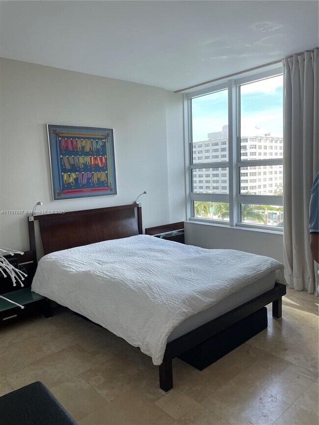 Building Photo - 951 Brickell Ave