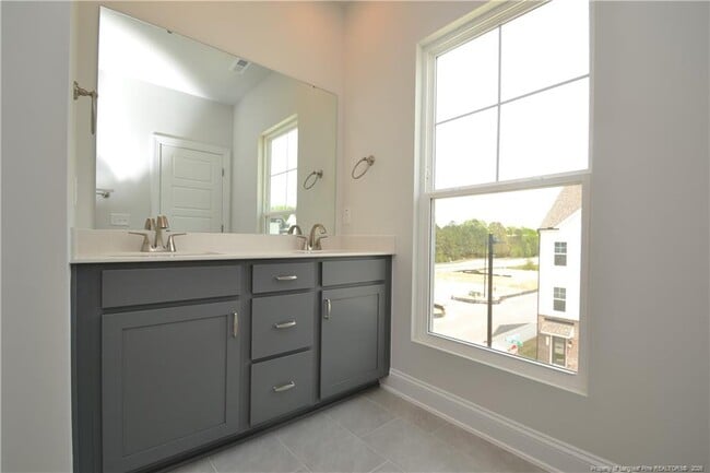 Building Photo - 1509 Village Hall Ln