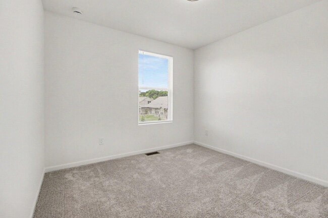 Building Photo - 5660 Corgi Dr