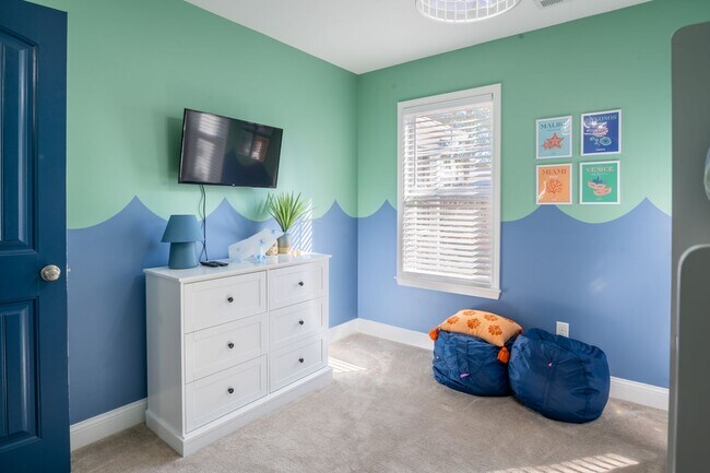 Building Photo - FURNISHED OFF-SEASON MONTHLY RENTAL - ONLY...