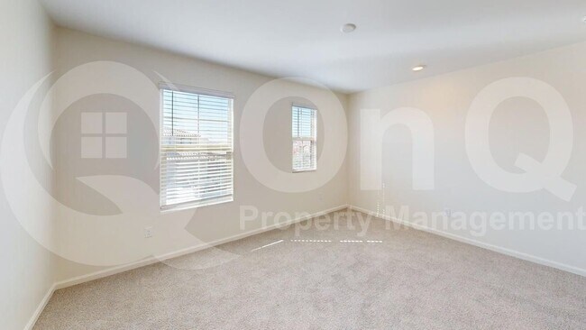 Building Photo - 8021 S Silver Lillie Way
